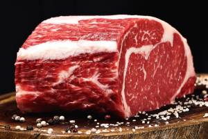 Exportações impulsionam receita da carne bovina, mas mercado interno enfrenta queda de preços