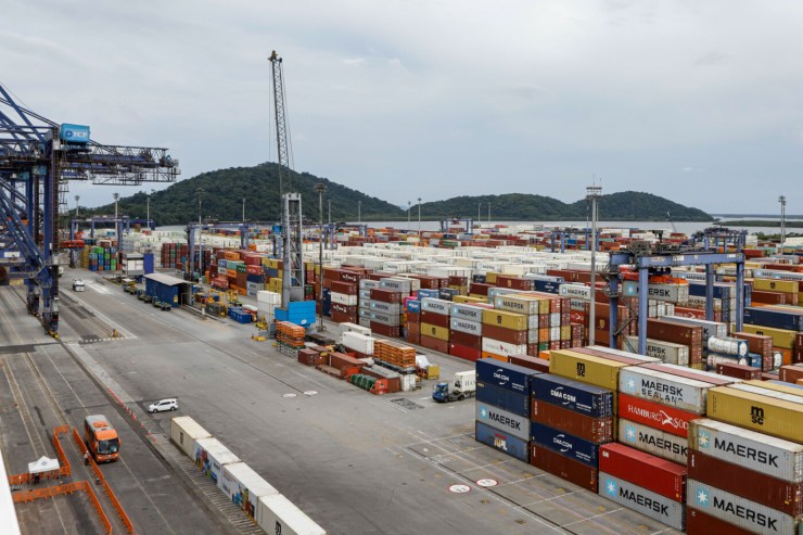 Exportações do Paraná aceleram com salto de cereais e carnes